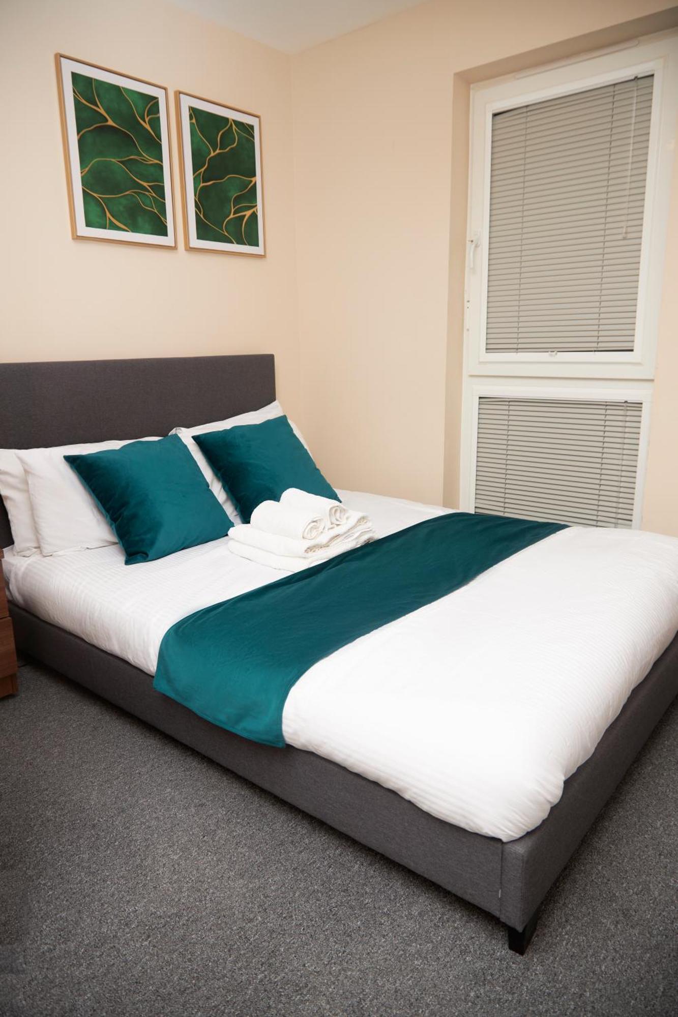 Deluxe And Cozy Two Bedroom With 1 Bathroom And Open Balcony Manchester Exterior foto
